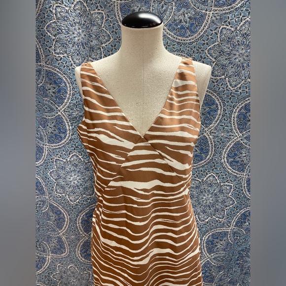 Sleeveless striped summer dress - Picture 2 of 10